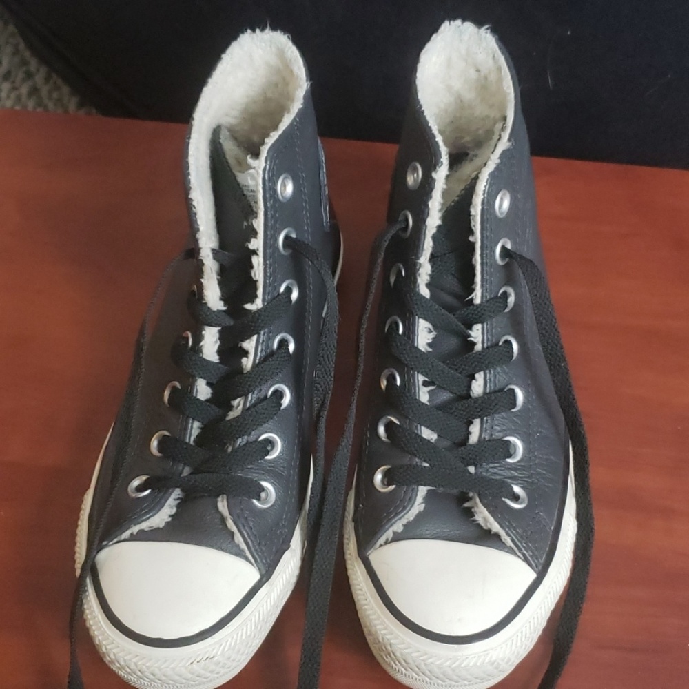 Leather fleece lined converse